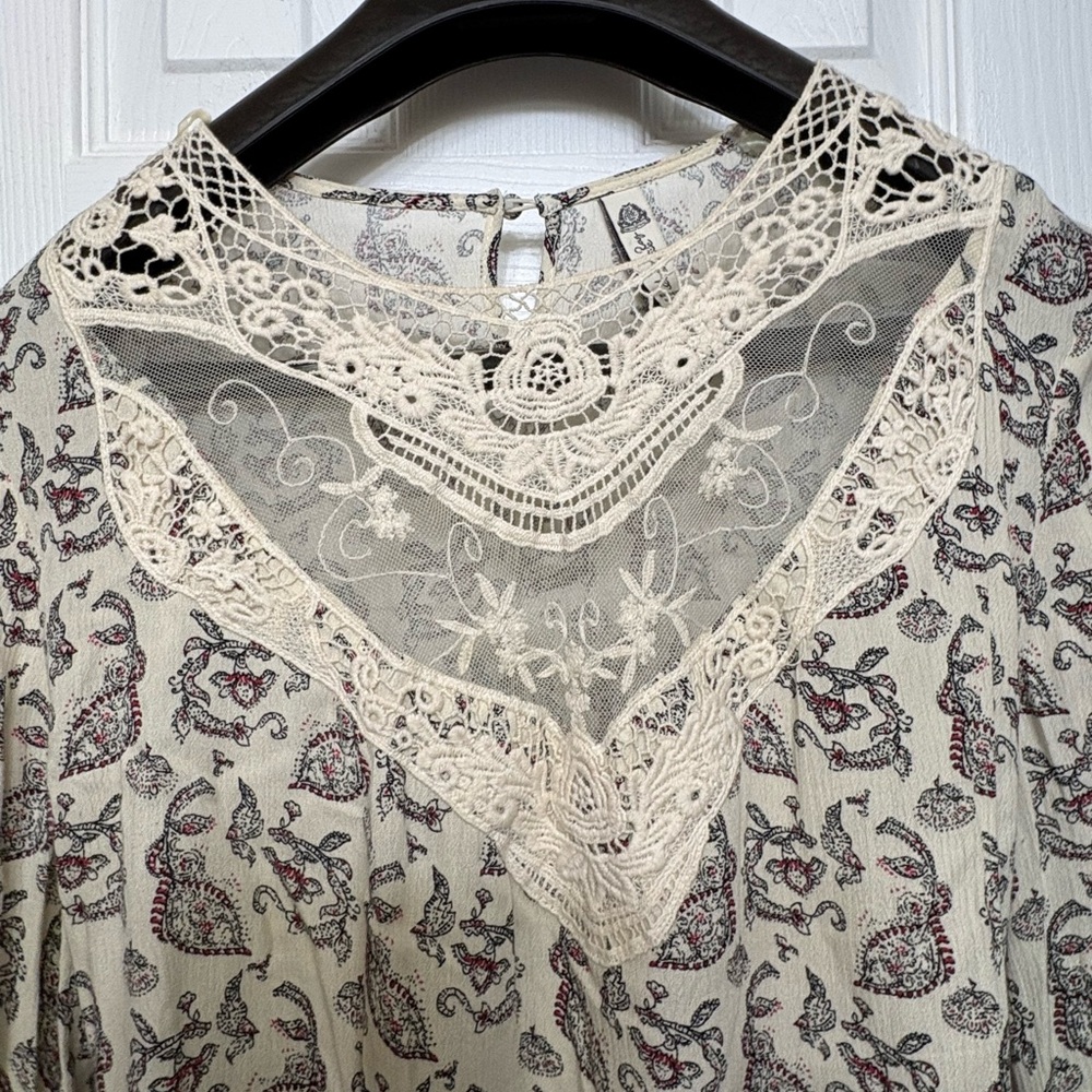 American Rag Cream Paisley Print Long Sleeve Blouse